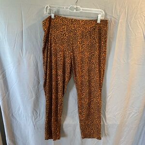 Serra Leopard Print Pull-On Leggings in Rust and Black